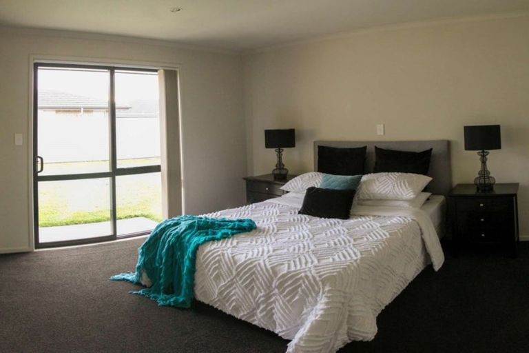 Photo of property in 37 Rainey Crescent, Papamoa Beach, Papamoa, 3118