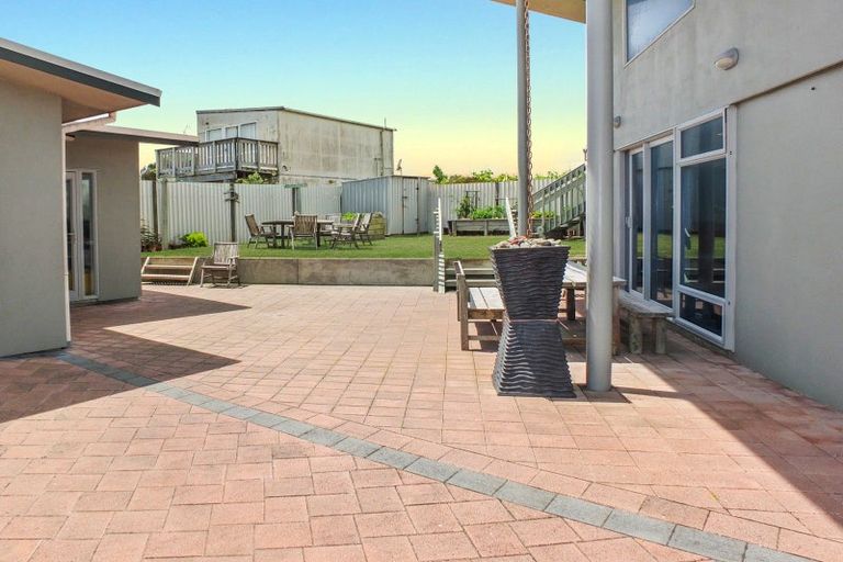 Photo of property in 9 Trafalgar Street, Foxton Beach, Foxton, 4815