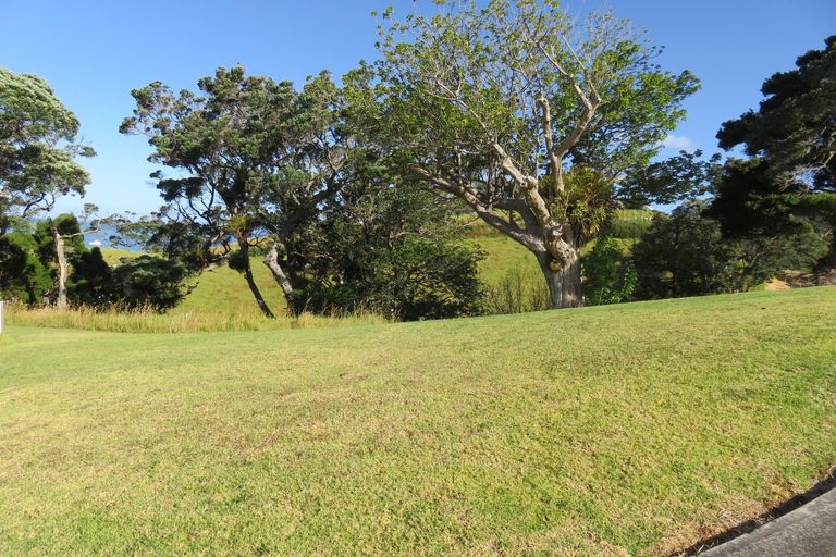 Photo of property in 15 Ongutukura Way, Oakura, Hikurangi, 0184