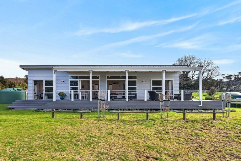 Photo of property in 4 Pinedale Crescent, Riversdale Beach, Masterton, 5872