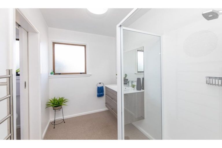 Photo of property in 1/1 Rosedale Place, Avonhead, Christchurch, 8042