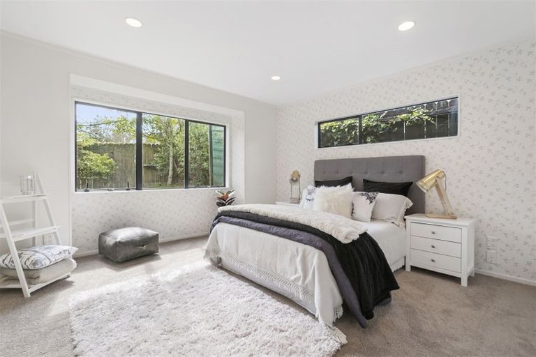 Photo of property in 98 Caribbean Drive, Unsworth Heights, Auckland, 0632