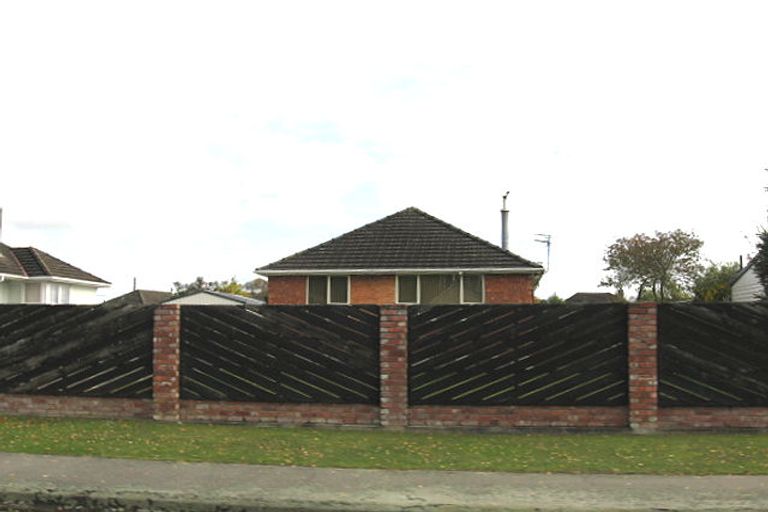 Photo of property in 17 Morrison Avenue, Northcote, Christchurch, 8052