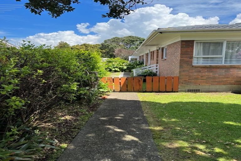 Photo of property in 1/17 Doment Crescent, Orewa, 0931