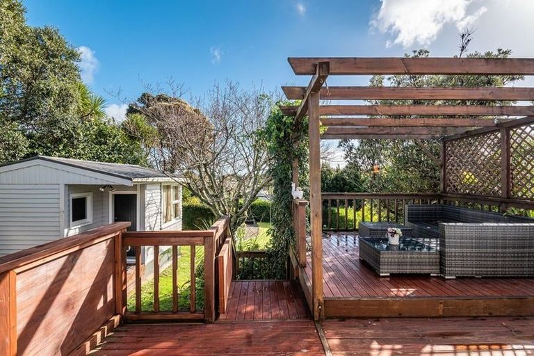 Photo of property in 52 Vera Road, Te Atatu South, Auckland, 0610