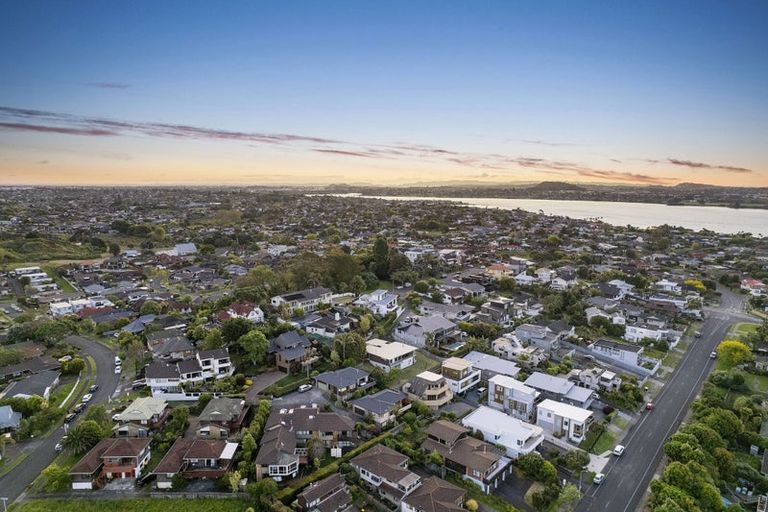 Photo of property in 2/28 Mark Edward Drive, Half Moon Bay, Auckland, 2012