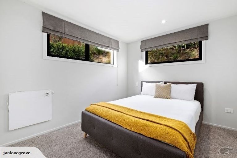 Photo of property in 31 Rannoch Drive, Jacks Point, Queenstown, 9371