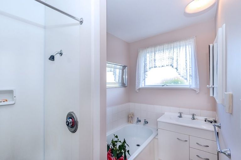 Photo of property in 18 Rutherglen Avenue, Ilam, Christchurch, 8041