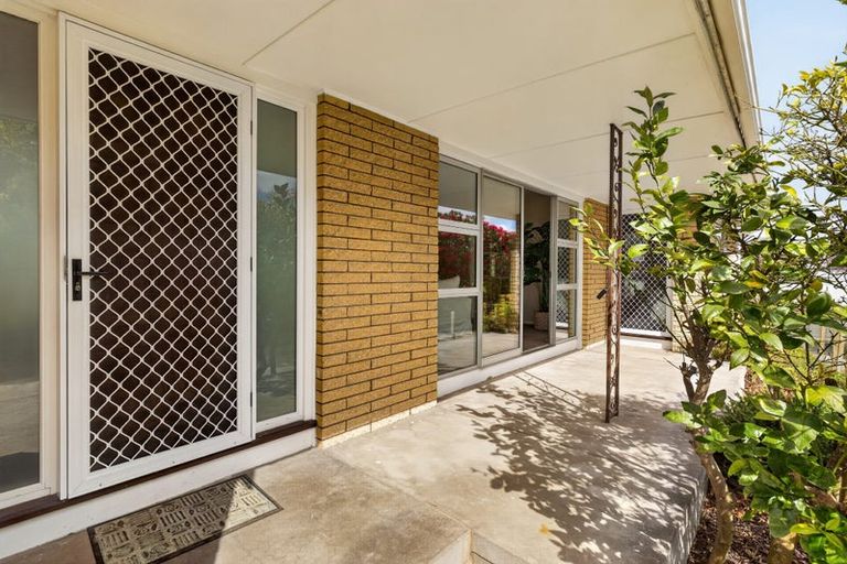 Photo of property in 20 Delaware Crescent, Russley, Christchurch, 8042