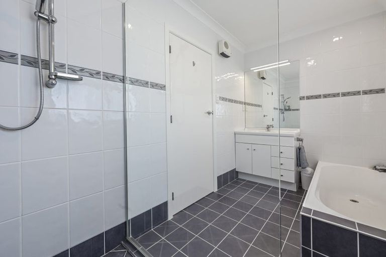 Photo of property in 77b Beach Road, Otumoetai, Tauranga, 3110