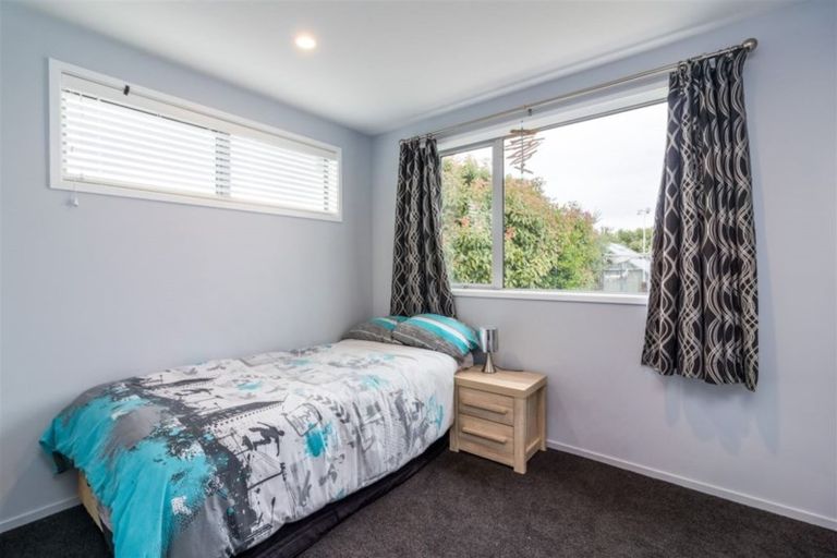 Photo of property in 17 Royal Park Drive, Parklands, Christchurch, 8083