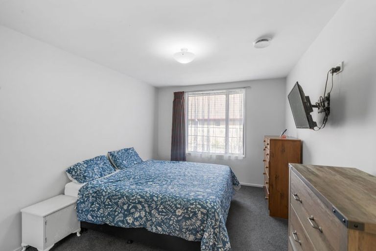 Photo of property in 1/23 Laing Crescent, Heathcote Valley, Christchurch, 8022