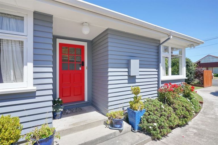 Photo of property in 34 Charlcott Street, Burnside, Christchurch, 8053