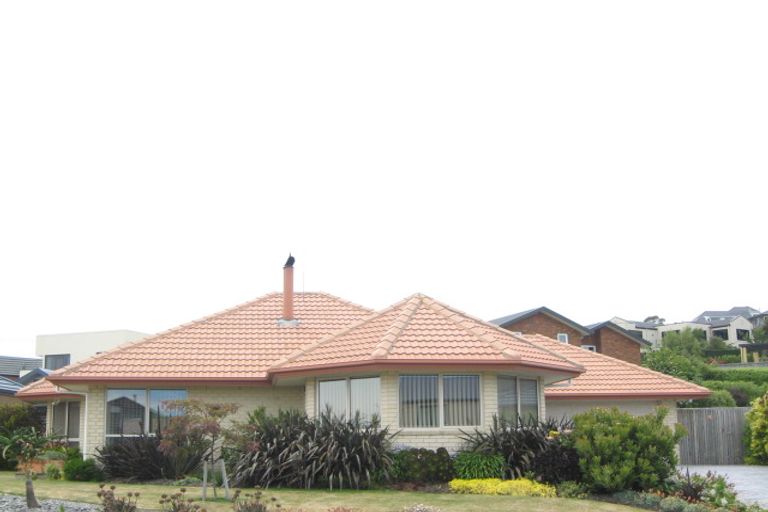 Photo of property in 21 Highcrest Heights, Westmorland, Christchurch, 8025