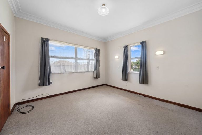 Photo of property in 4 Kenderdine Road, Papatoetoe, Auckland, 2025