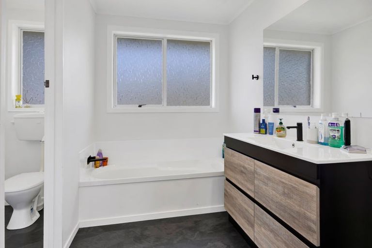 Photo of property in 54 Cressida Avenue, Stratford, 4332