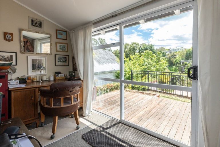 Photo of property in 60 Milton Road, Bluff Hill, Napier, 4110