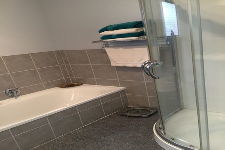 Photo of property in 4 Giles Way, Tanners Point, Katikati, 3177