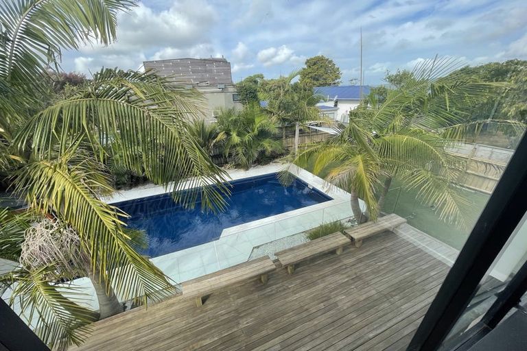 Photo of property in 4 Halyard Place, Te Atatu Peninsula, Auckland, 0610