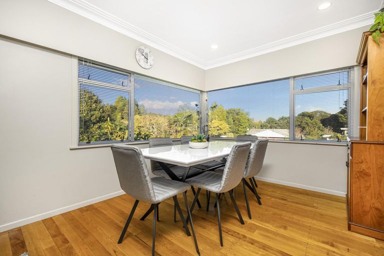 Photo of property in 5 Freshney Place, Hillpark, Auckland, 2102