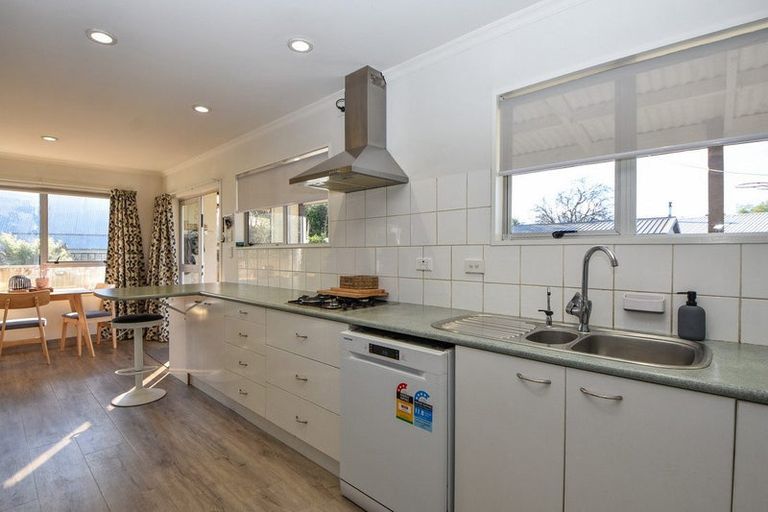 Photo of property in 22 Fisher Place, Carterton, 5713
