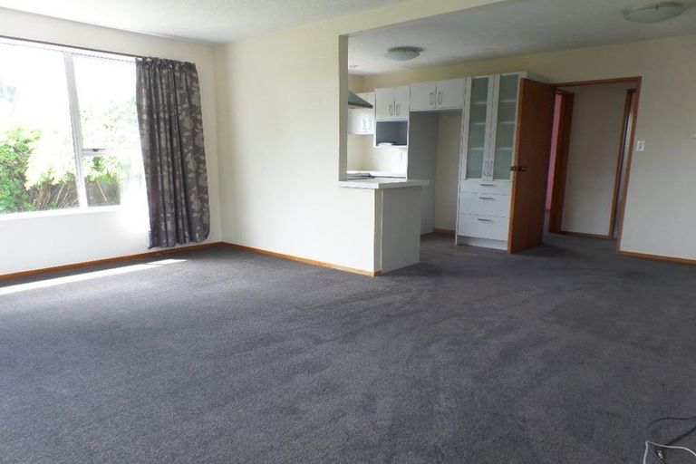 Photo of property in 2/6 James Condon Place, Redwood, Christchurch, 8051