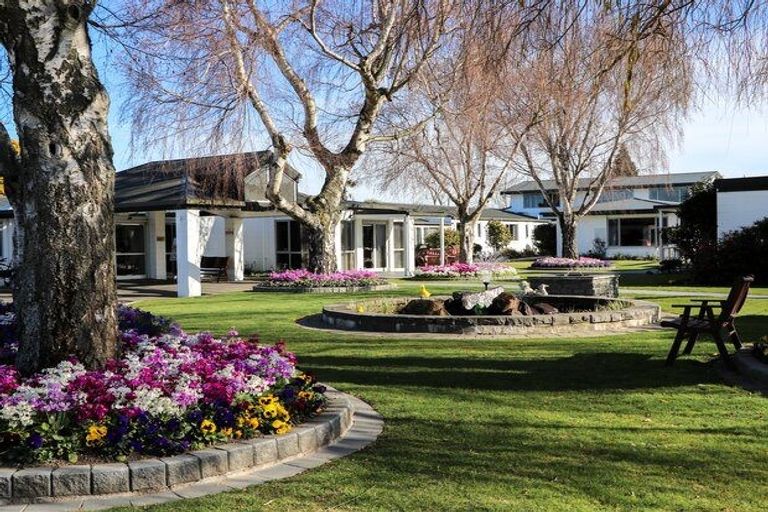 Photo of property in 2/22 Woodcote Avenue, Hornby, Christchurch, 8042