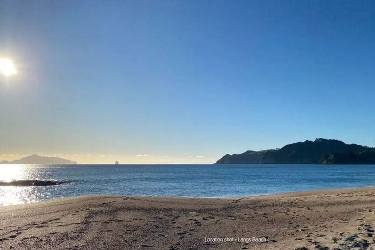 Photo of property in 3 Starlight Place, Langs Beach, 0582