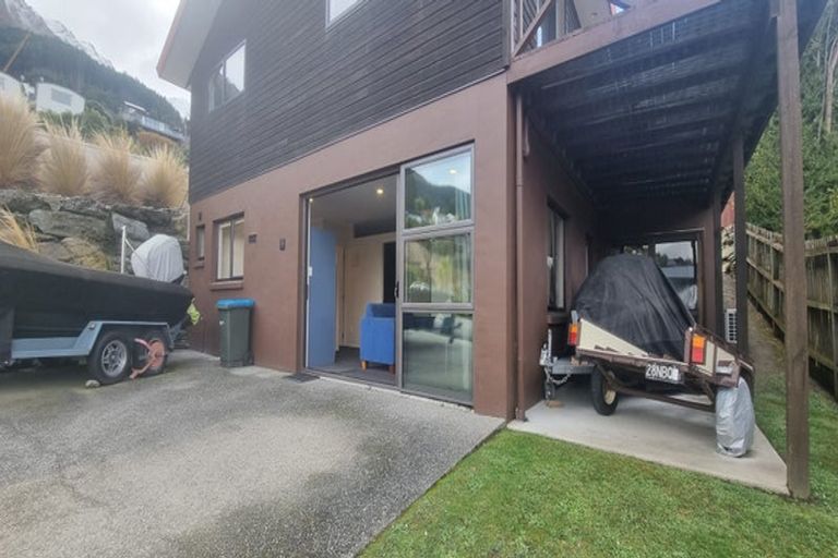 Photo of property in 25 Sainsbury Road, Fernhill, Queenstown, 9300