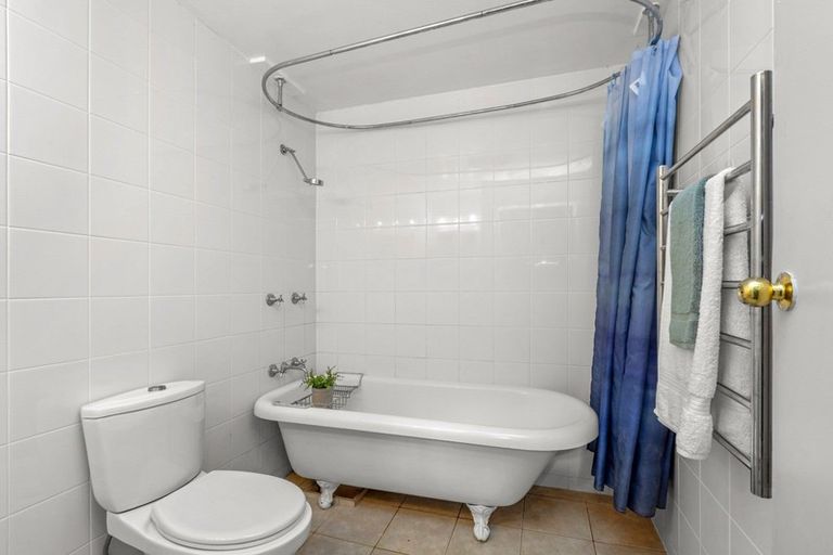 Photo of property in 4 Snowden Place, Raglan, 3225