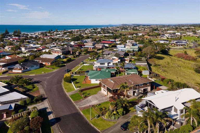 Photo of property in 25 Mayor View Terrace, Waihi Beach, 3611