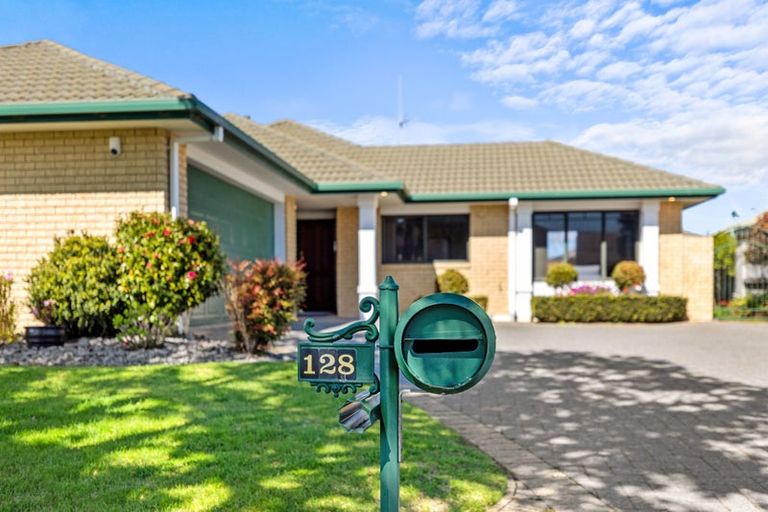 Photo of property in 128 Grenada Street, Mount Maunganui, 3116