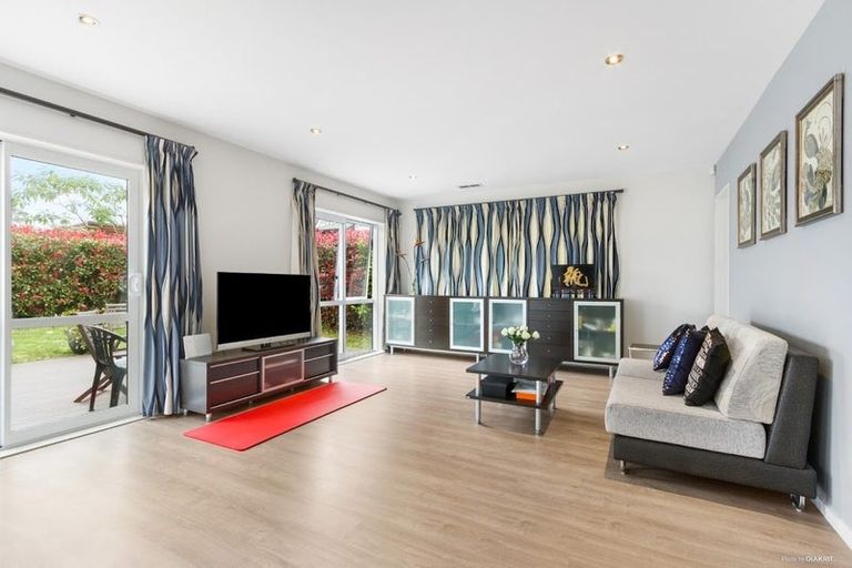 Photo of property in 140r Hepburn Road, Glendene, Auckland, 0602