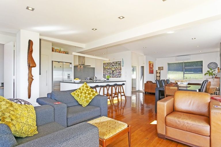 Photo of property in 58 Kopiko Road, Titirangi, Auckland, 0604