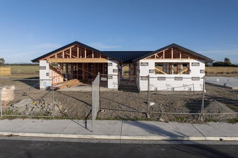 Photo of property in 39 Mehrtens Crescent, Woodend, 7691