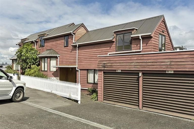 Photo of property in 33 Queens Parade, Devonport, Auckland, 0624