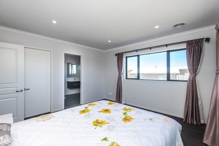 Photo of property in 36 Havana Rise, Grenada Village, Wellington, 6037