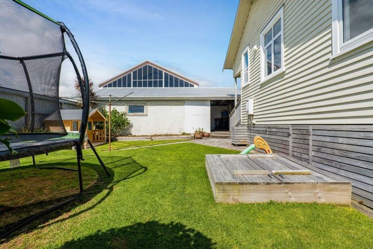Photo of property in 23 Belt Road, Moturoa, New Plymouth, 4310