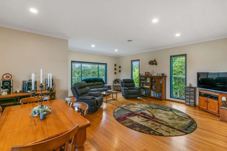 Photo of property in 365 Oneriri Road, Kaiwaka, 0573