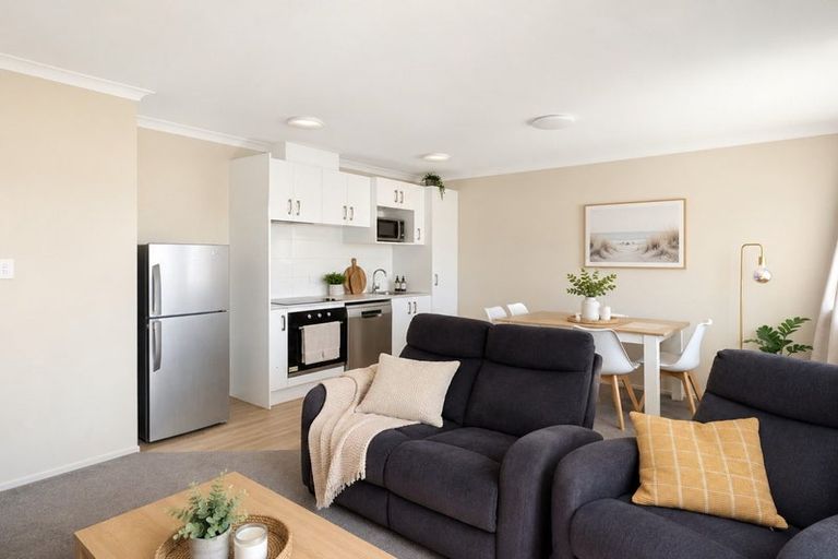 Photo of property in 10/19 Collins Avenue, Tawa, Wellington, 5028