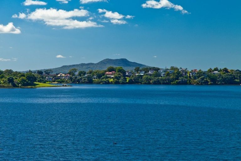 Photo of property in 4/76 Shakespeare Road, Milford, Auckland, 0620