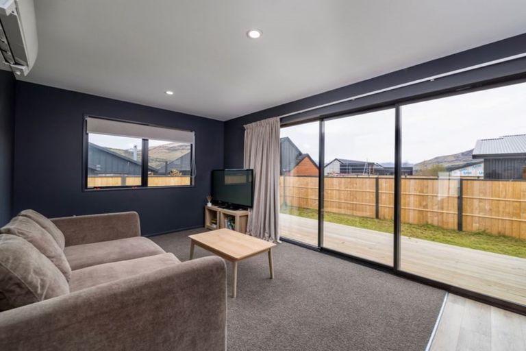 Photo of property in 19 Maize Street, Jacks Point, Queenstown, 9371