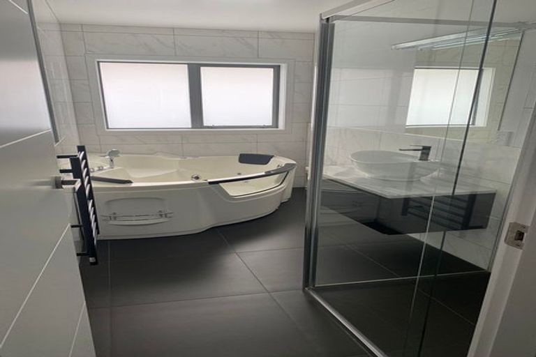 Photo of property in 24 College Drive, Paraparaumu, 5032