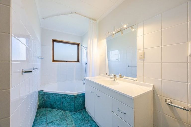 Photo of property in 49a Meeanee Road, Taradale, Napier, 4112