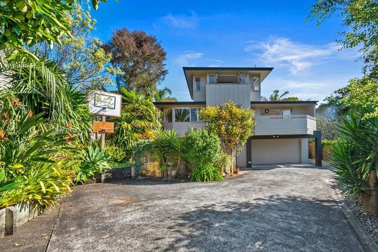 Photo of property in 2c Braemar Road, Rothesay Bay, Auckland, 0630