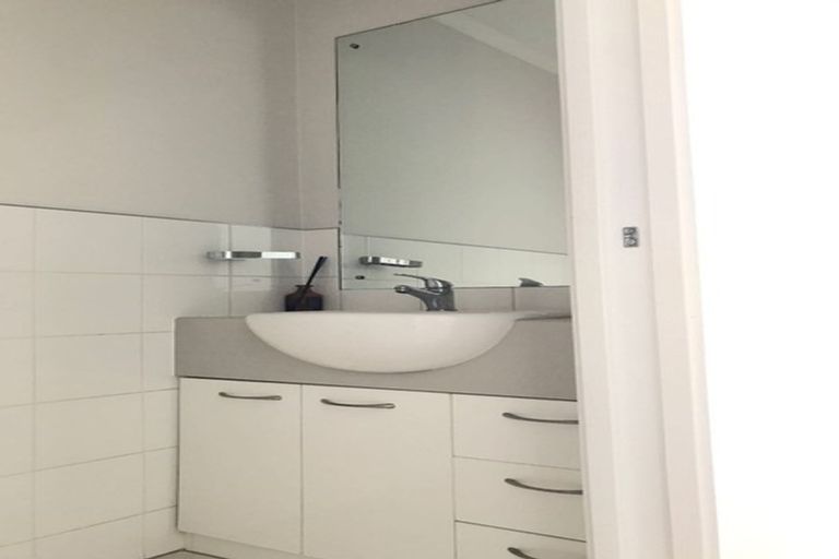 Photo of property in 35 Kristin Lane, Albany, Auckland, 0632