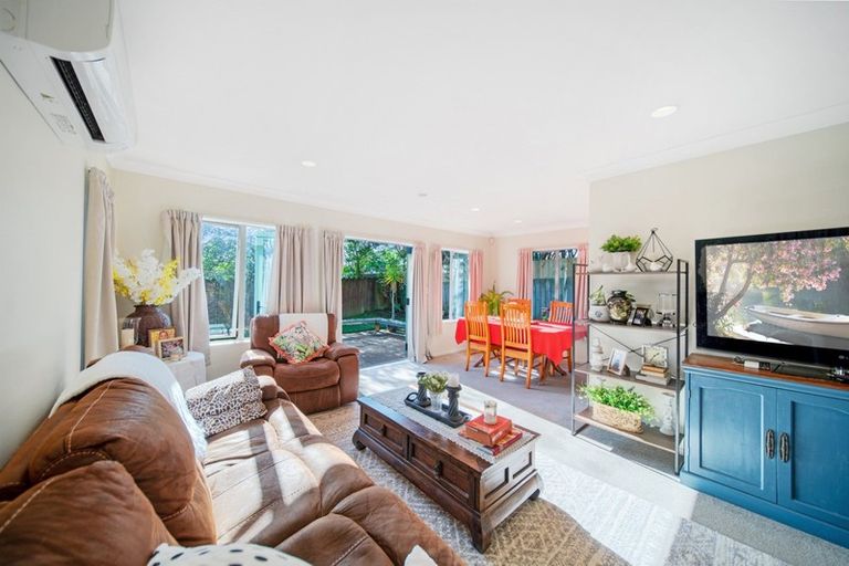 Photo of property in 2/363 Pakuranga Road, Pakuranga Heights, Auckland, 2010