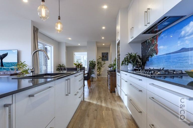 Photo of property in 121 Tapu Road, Huapai, Kumeu, 0810