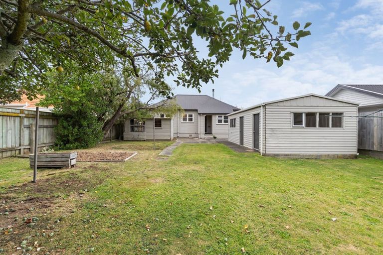 Photo of property in 49 Ihle Street, Terrace End, Palmerston North, 4410