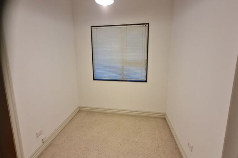 Photo of property in 10 Glamis Avenue, Strathmore Park, Wellington, 6022